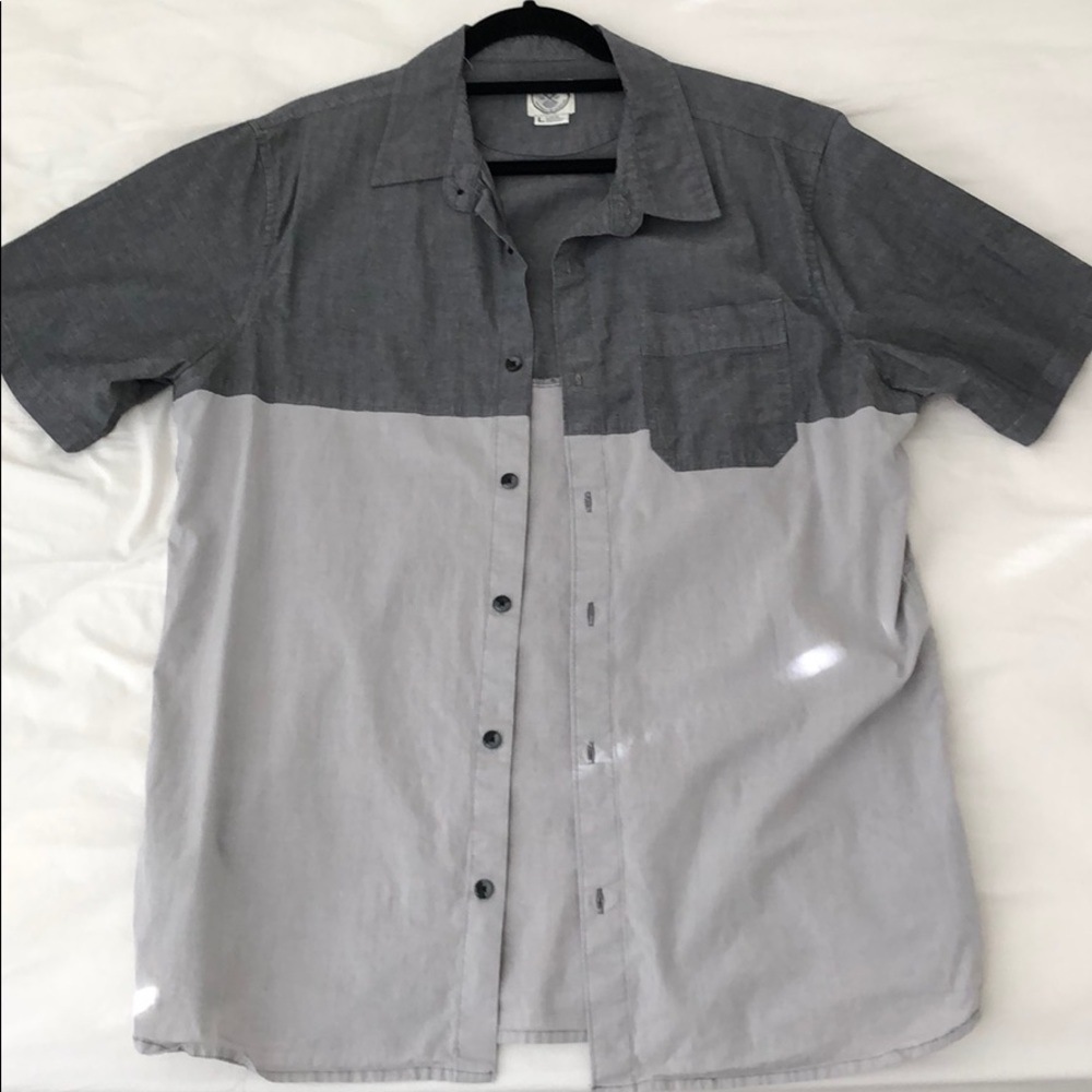 Men’s short sleeve button down